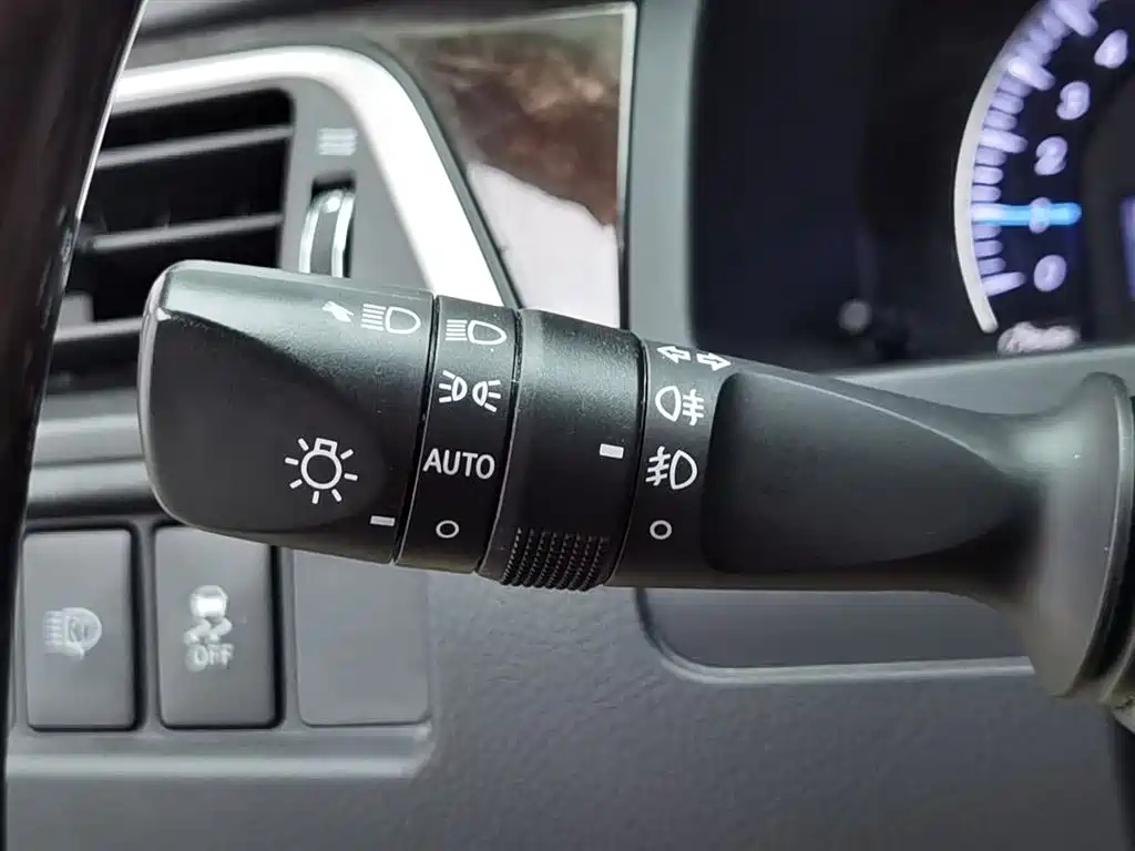 TOYOTA CAMRY 2016