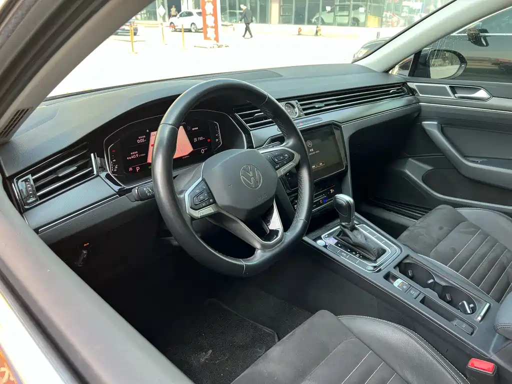 VOLKSWAGEN MAGOTAN 2022