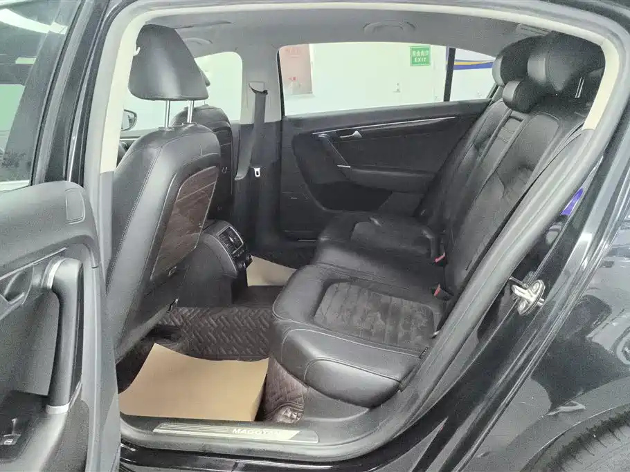 VOLKSWAGEN MAGOTAN 2015