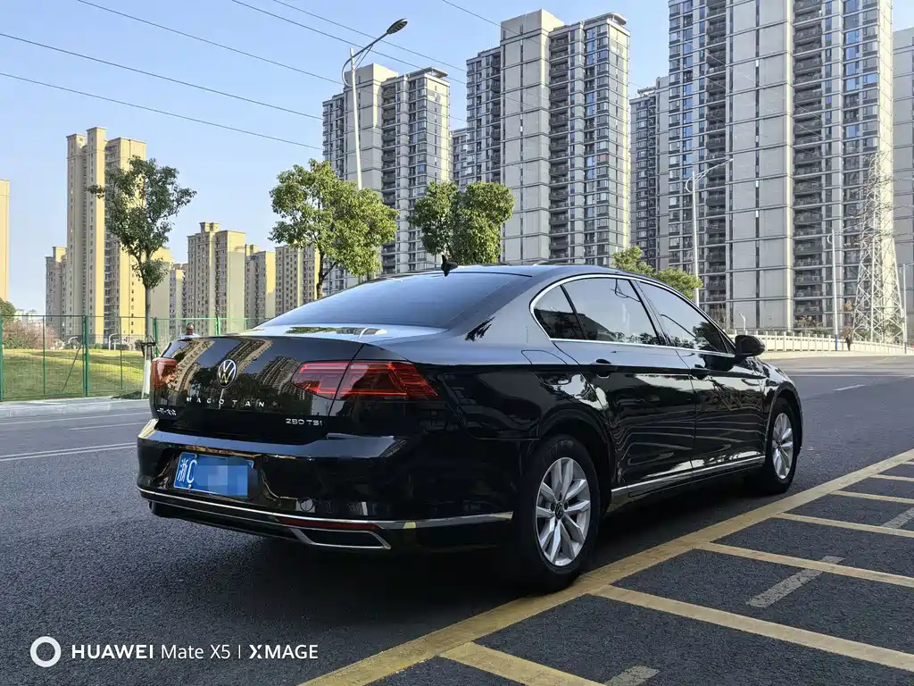 VOLKSWAGEN MAGOTAN 2021