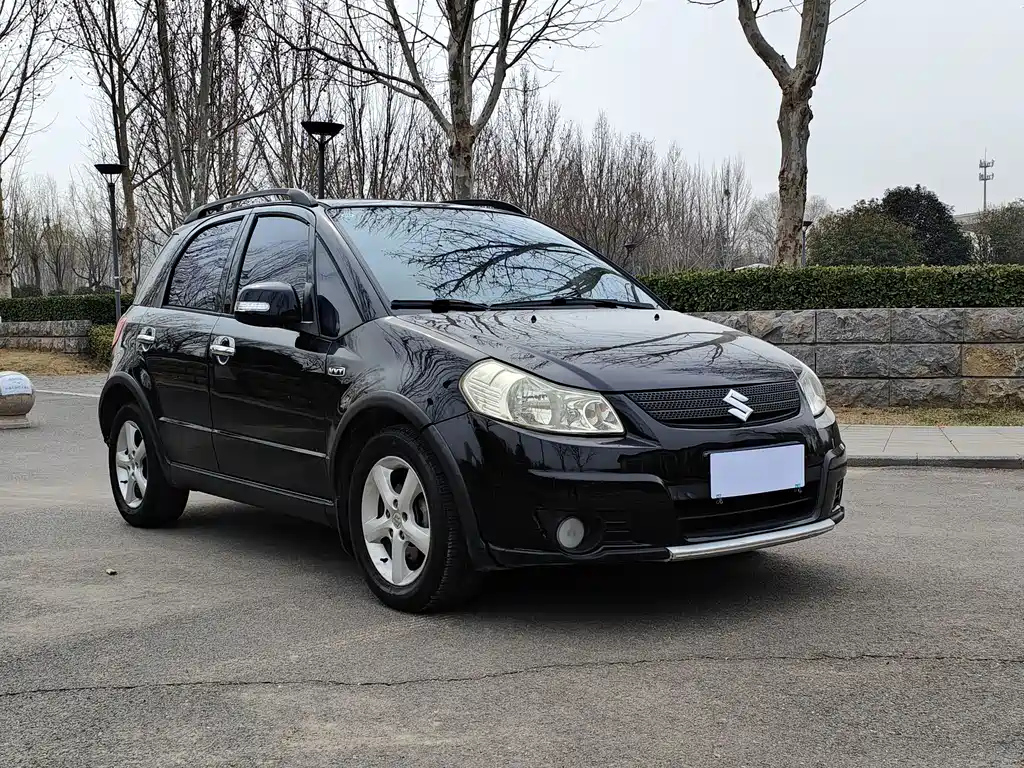 SUZUKI SX4 2011