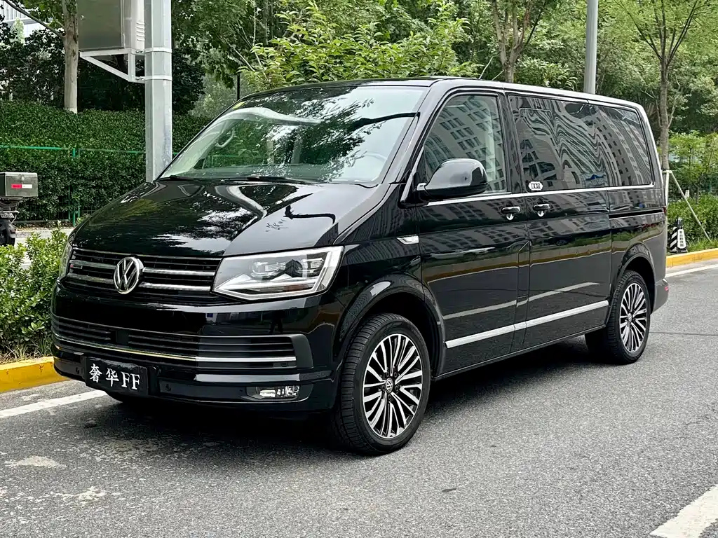 VOLKSWAGEN MULTIVAN