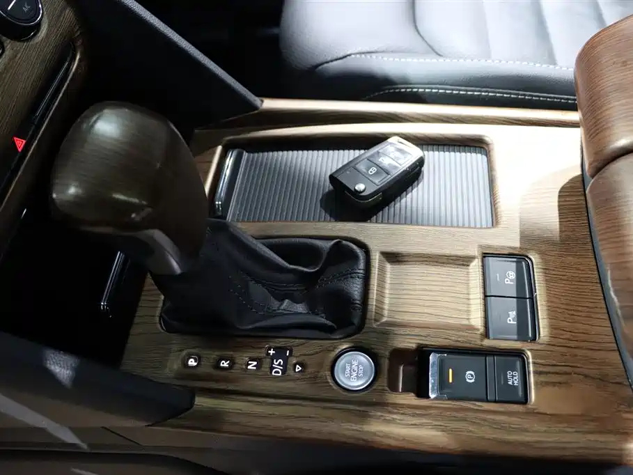 VOLKSWAGEN TOURAN 2021