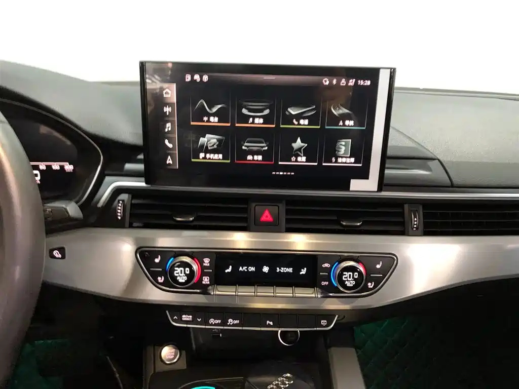 AUDI A4L 2022