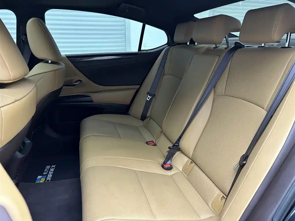 LEXUS ES 2021