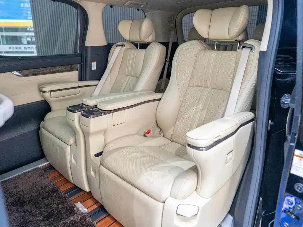 TOYOTA ALPHARD 2018