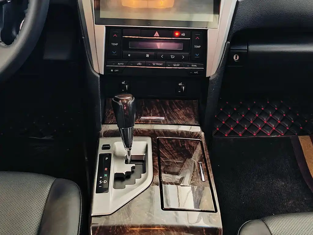 TOYOTA CAMRY 2016