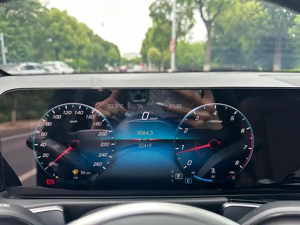 MERCEDES BENZ GLB 2021