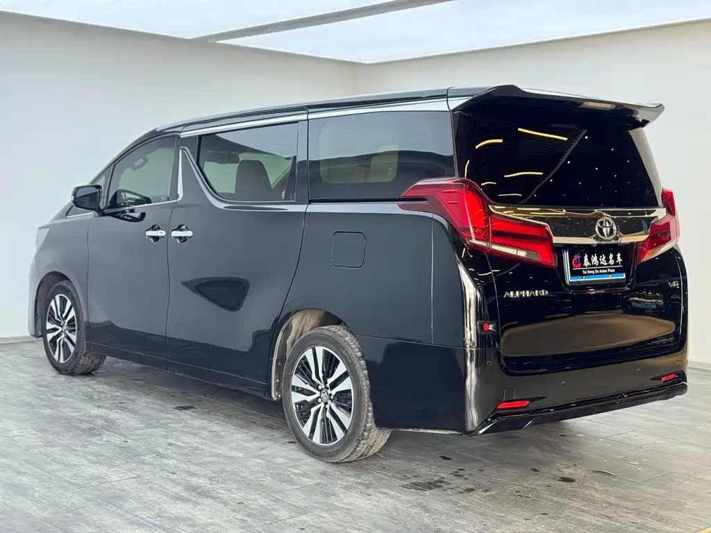 TOYOTA ALPHARD 2018