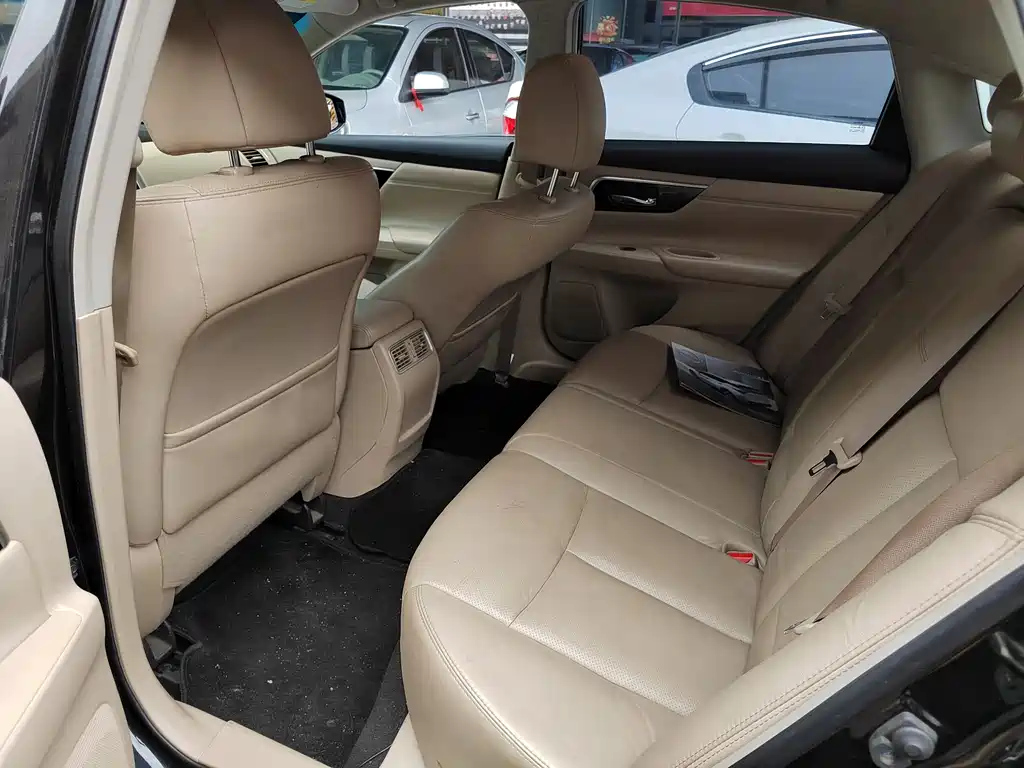 NISSAN TEANA 2018