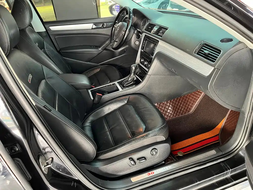 VOLKSWAGEN PASSAT 2015