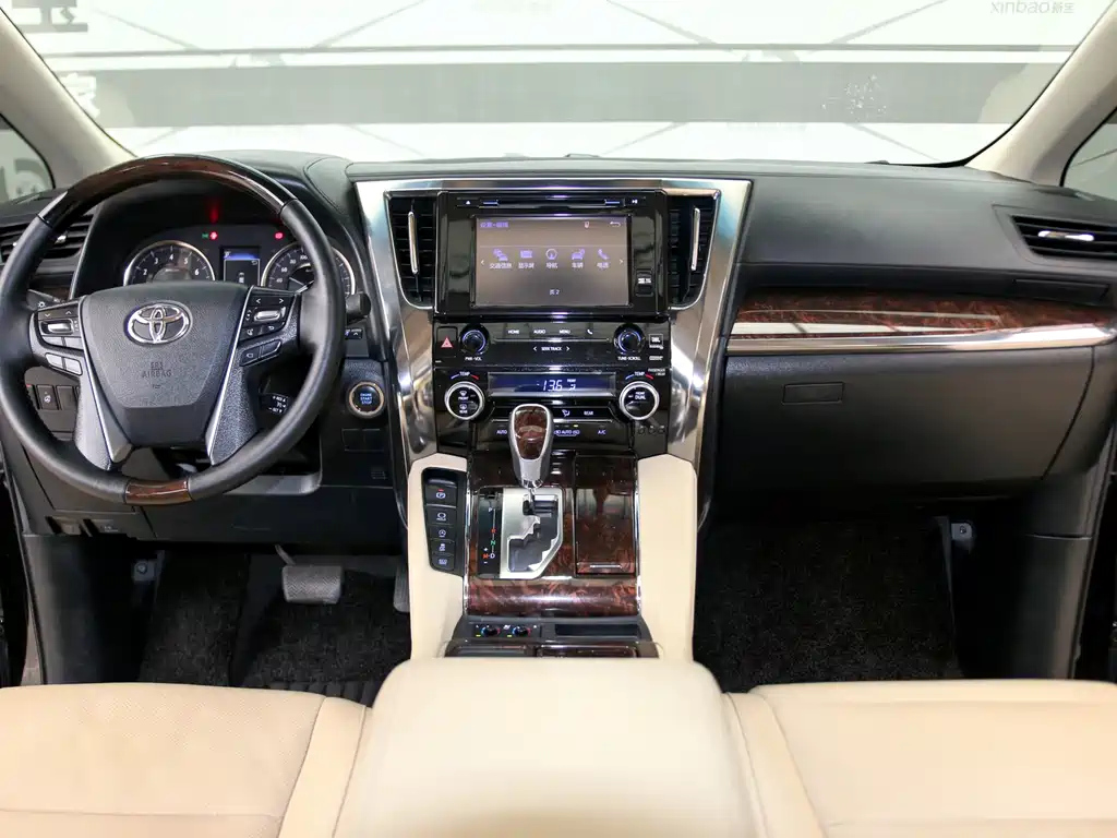 TOYOTA ALPHARD 2018