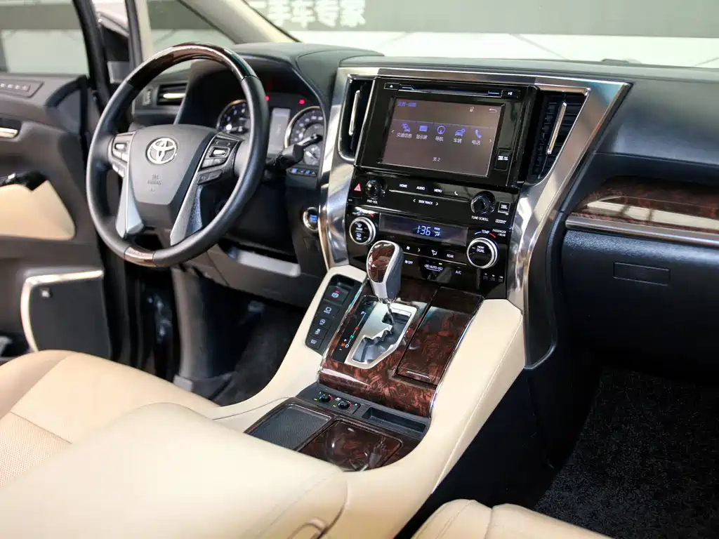 TOYOTA ALPHARD 2018