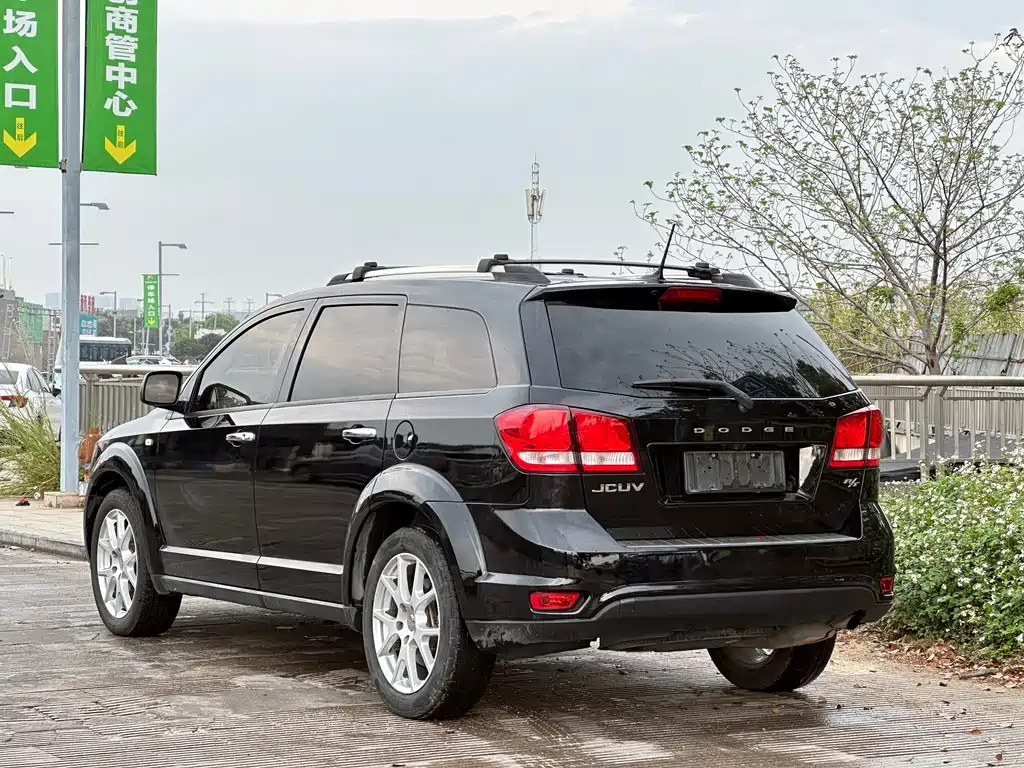 DODGE JCUV 2014