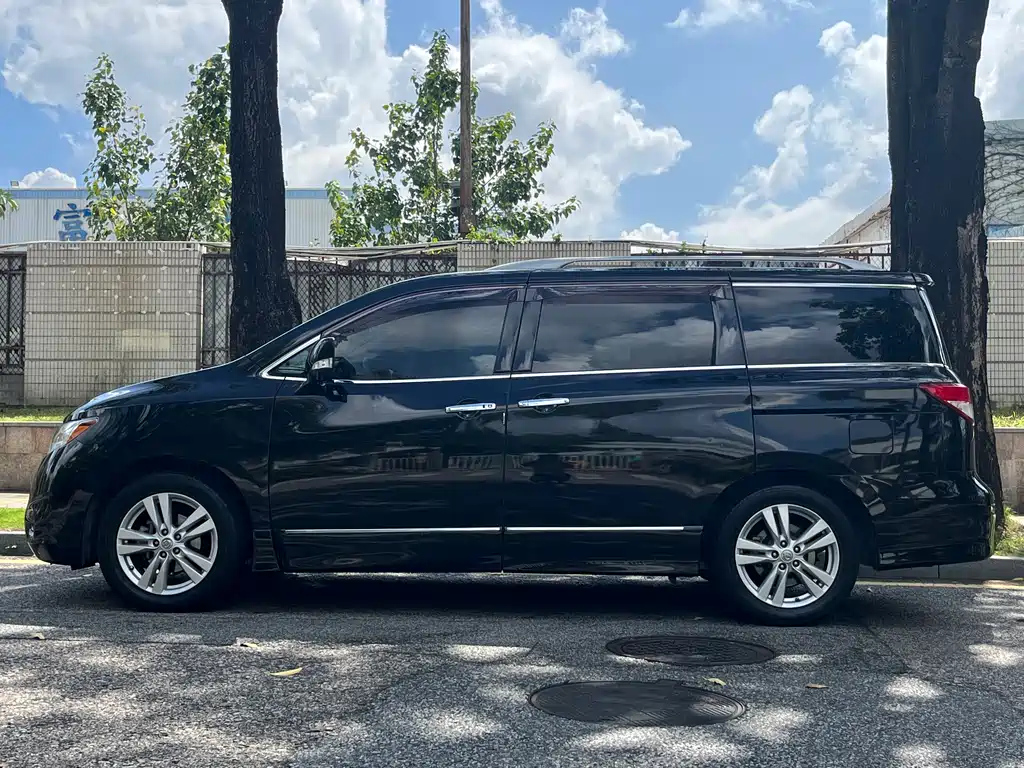 NISSAN QUEST 2015