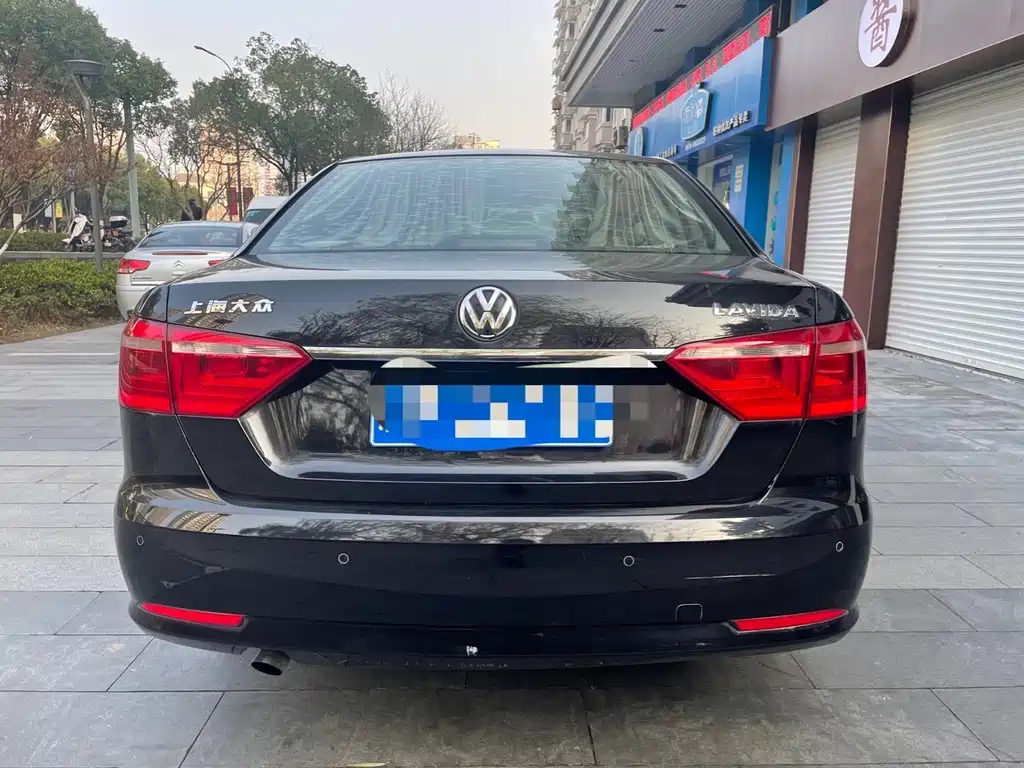 VOLKSWAGEN LAVIDA 2013
