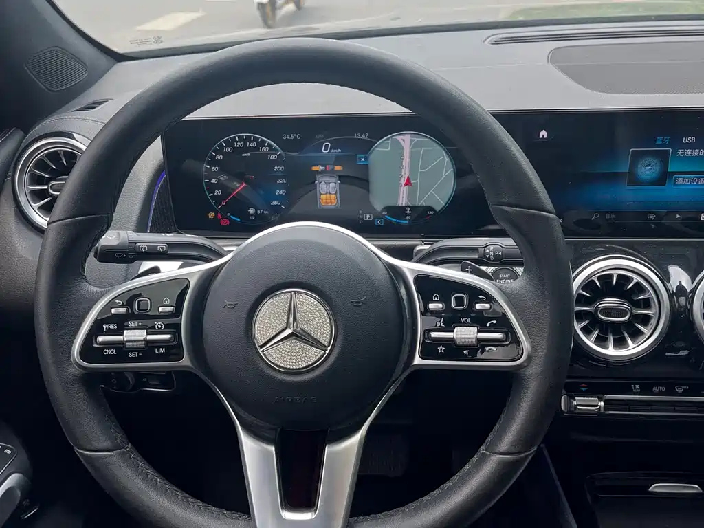MERCEDES BENZ GLB 2022