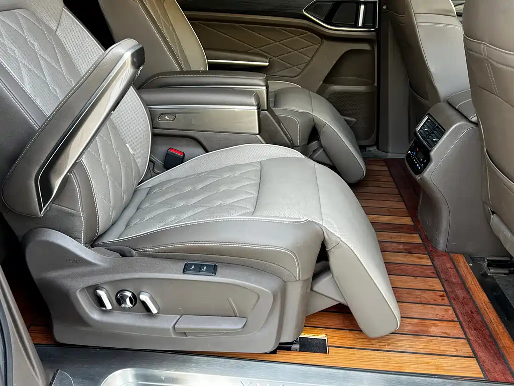 VOLKSWAGEN VILORAN 2023