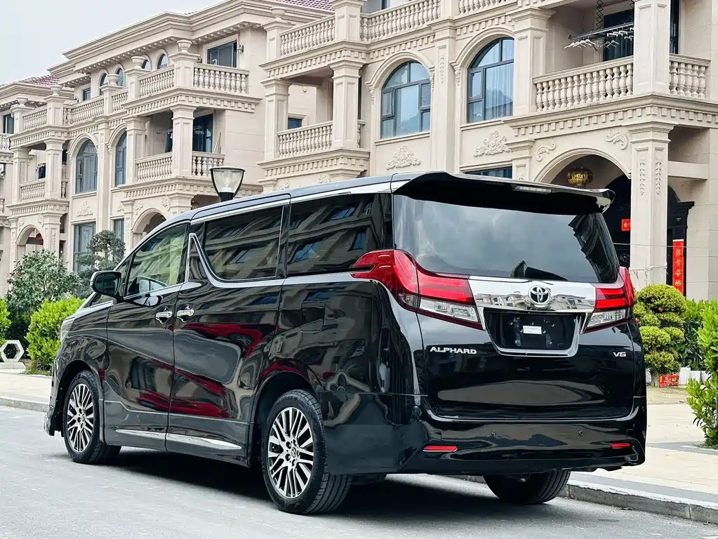 TOYOTA ALPHARD 2018