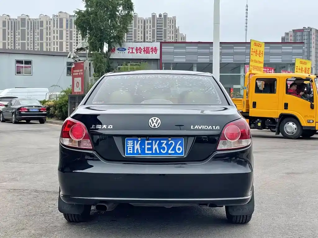 VOLKSWAGEN LAVIDA 2013