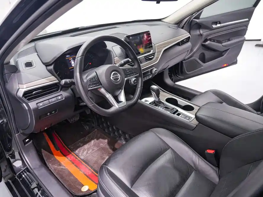NISSAN TEANA 2020