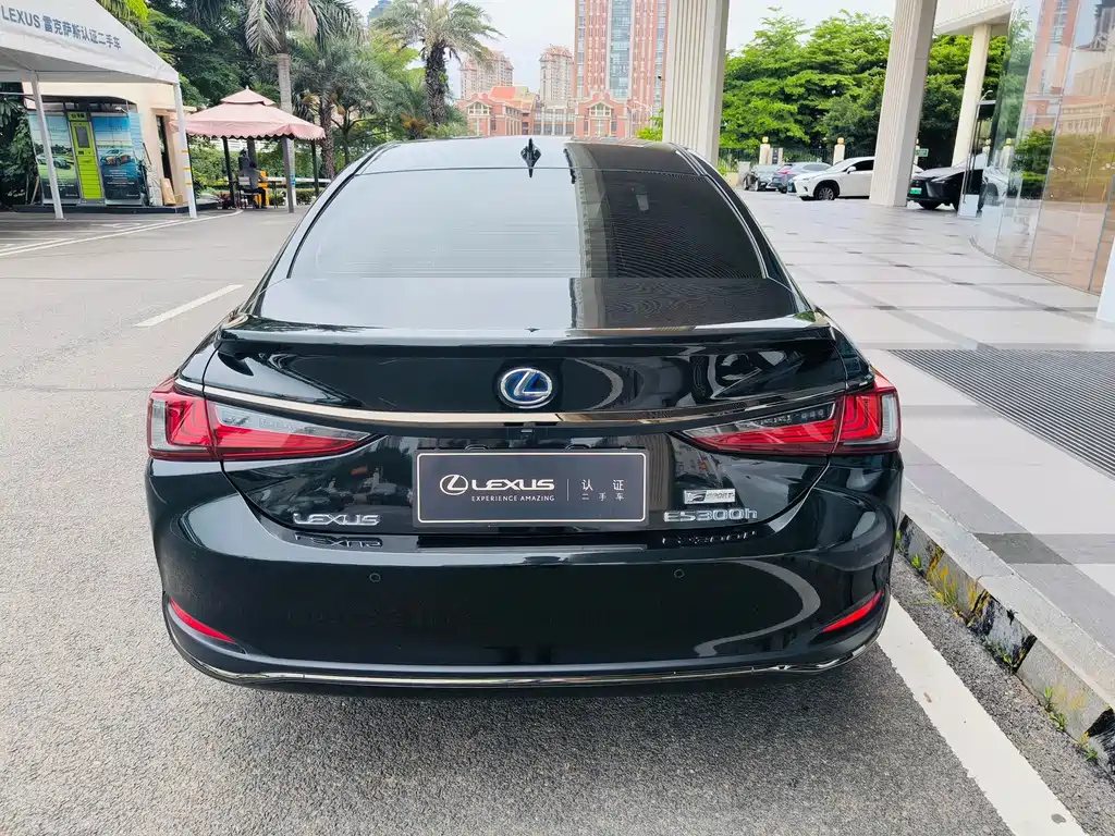 LEXUS ES 2021