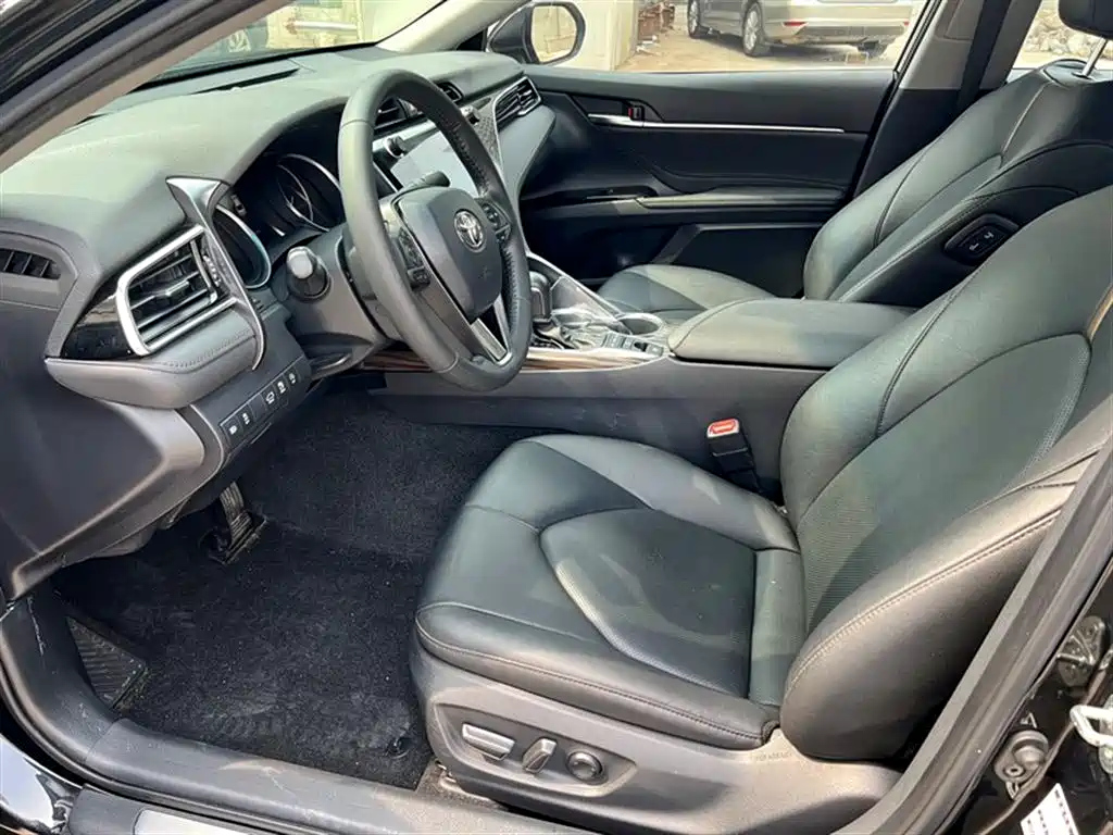 TOYOTA CAMRY 2020