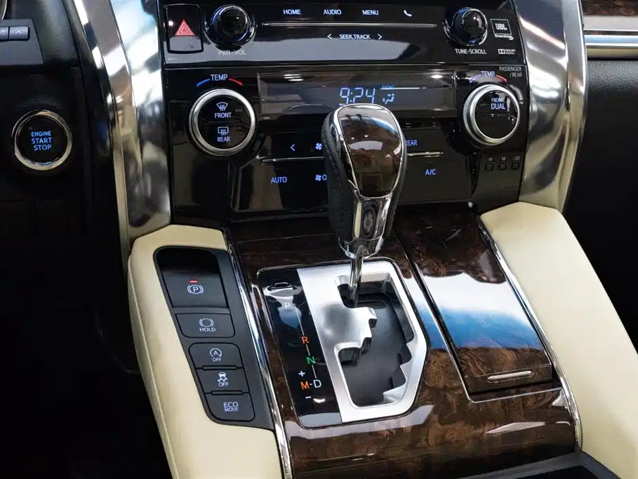 TOYOTA ALPHARD 2019