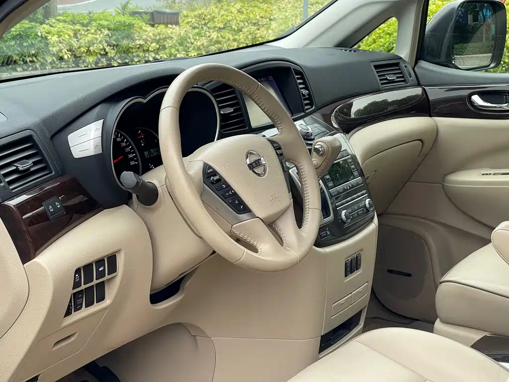 NISSAN QUEST 2014