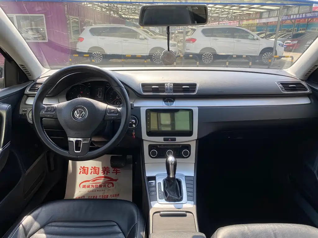 VOLKSWAGEN MAGOTAN 2013
