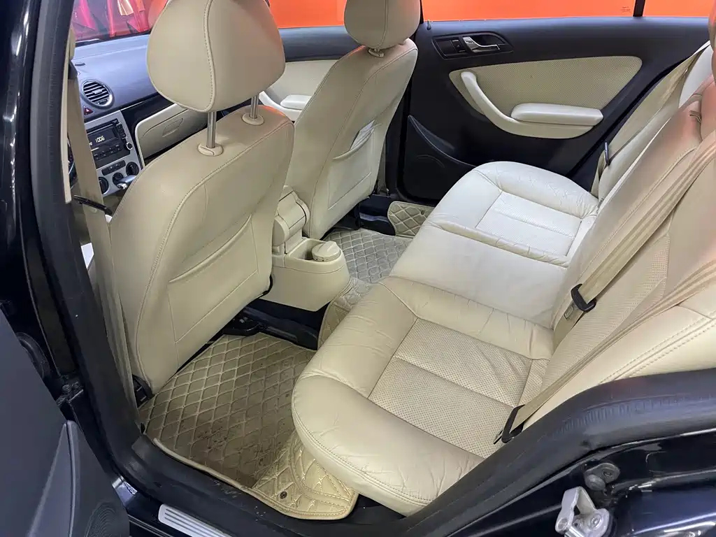 VOLKSWAGEN LAVIDA 2010