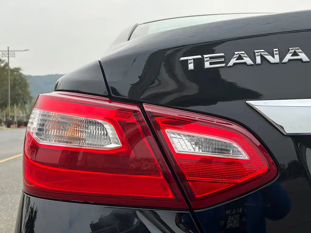NISSAN TEANA 2018
