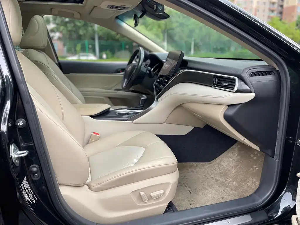 TOYOTA CAMRY 2021