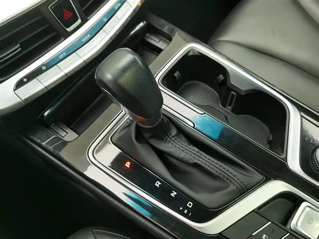 GEELY AUTO BORUI 2020