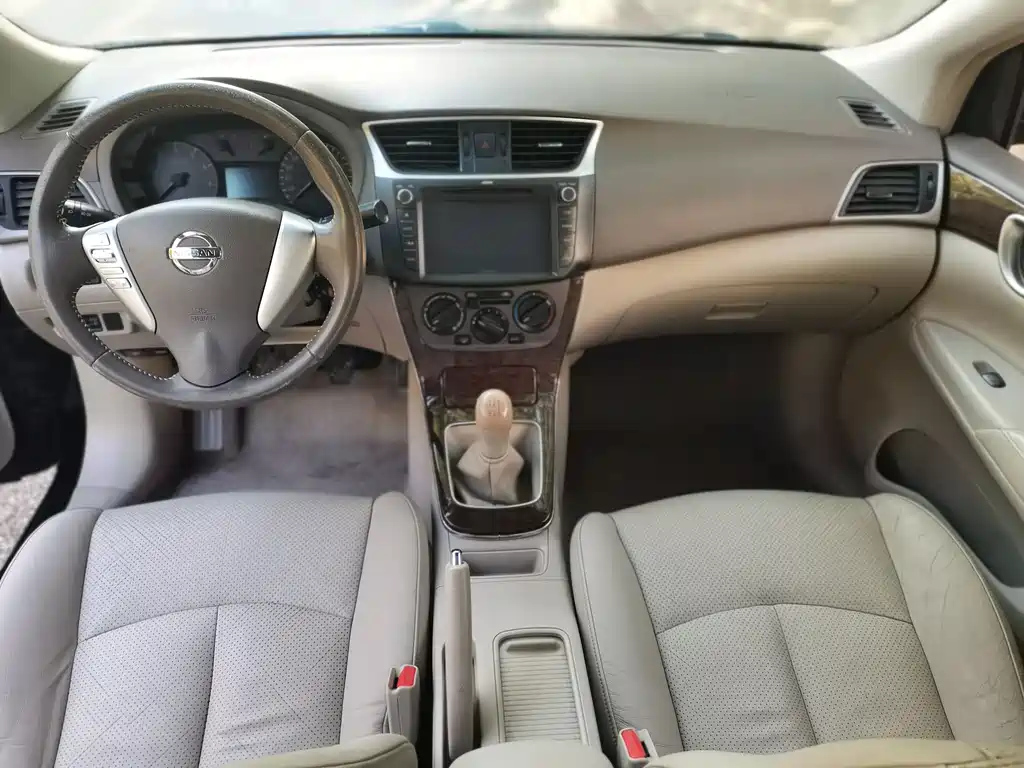 NISSAN SYLPHY 2013