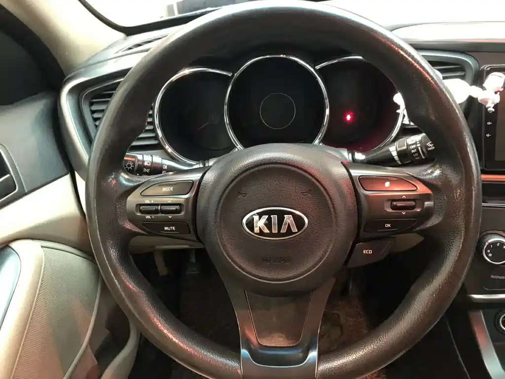 KIA K5 2015