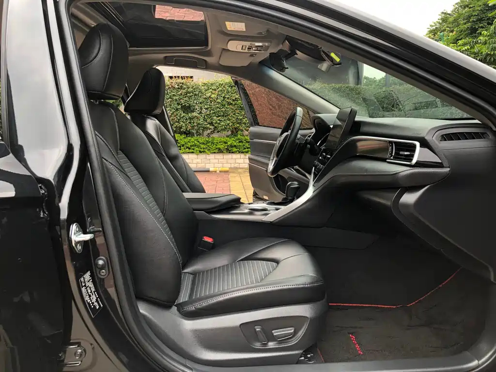 TOYOTA CAMRY 2023