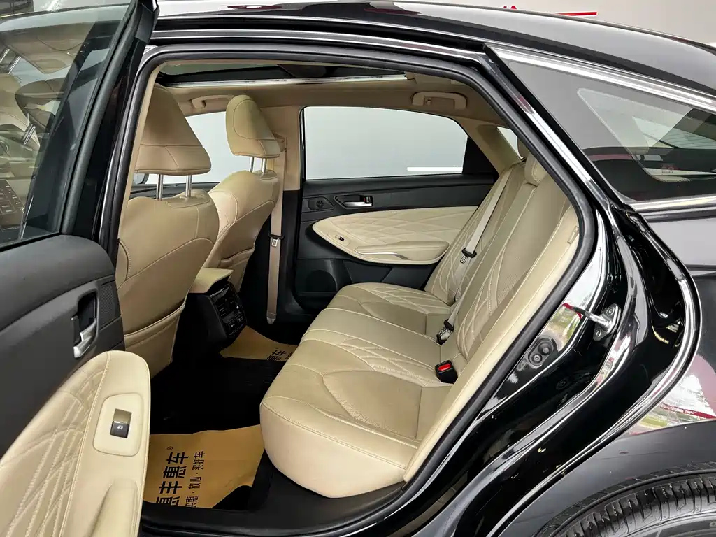 TOYOTA AVALON 2020