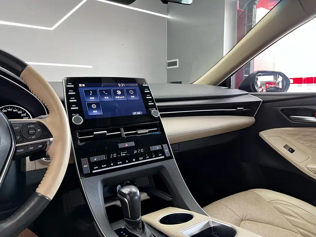 TOYOTA AVALON 2020