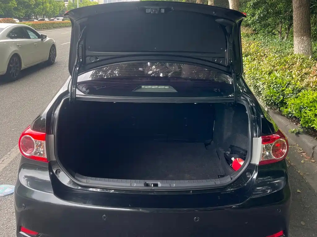 TOYOTA COROLLA 2013