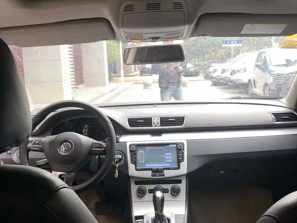 VOLKSWAGEN MAGOTAN 2014