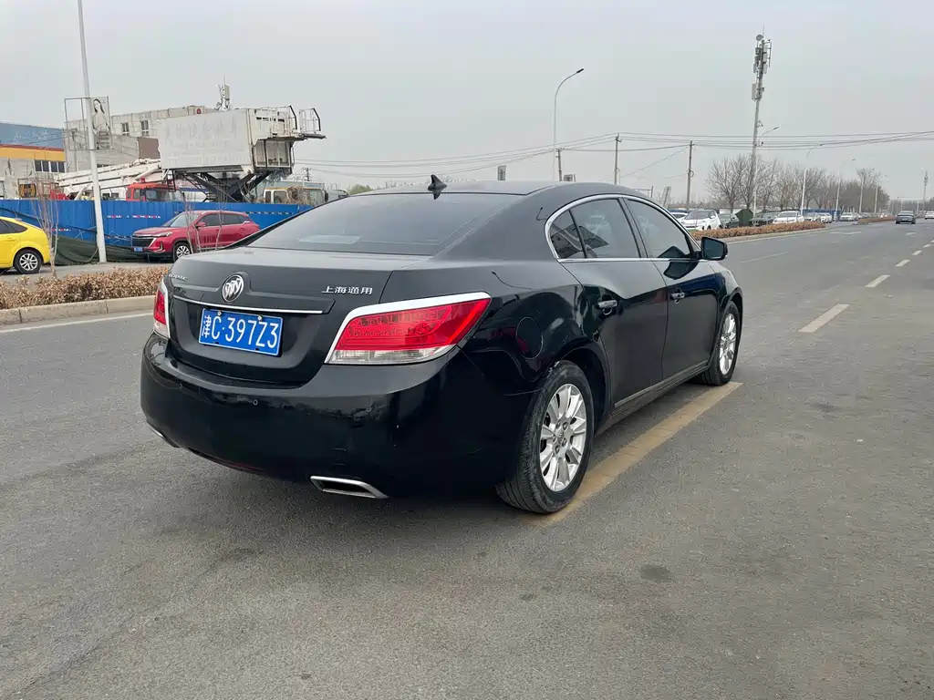 BUICK LACROSSE 2012