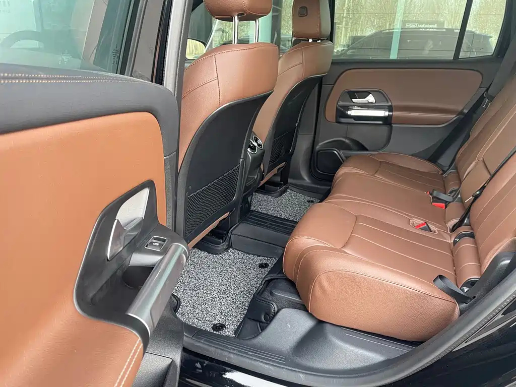 MERCEDES BENZ GLB 2023