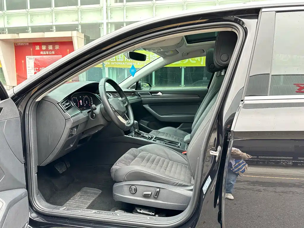 VOLKSWAGEN MAGOTAN 2021