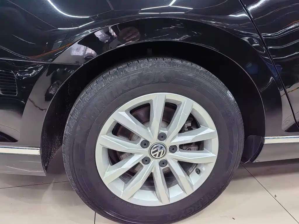 VOLKSWAGEN MAGOTAN 2020