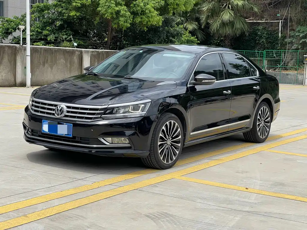 VOLKSWAGEN PASSAT 2017