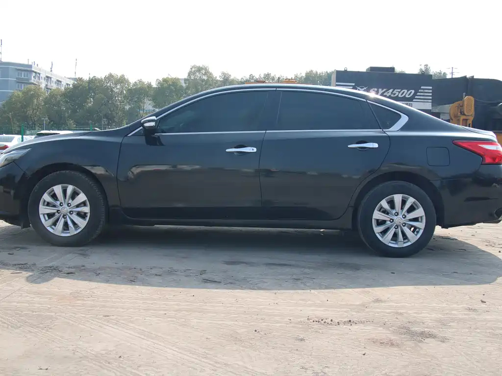 NISSAN TEANA 2018
