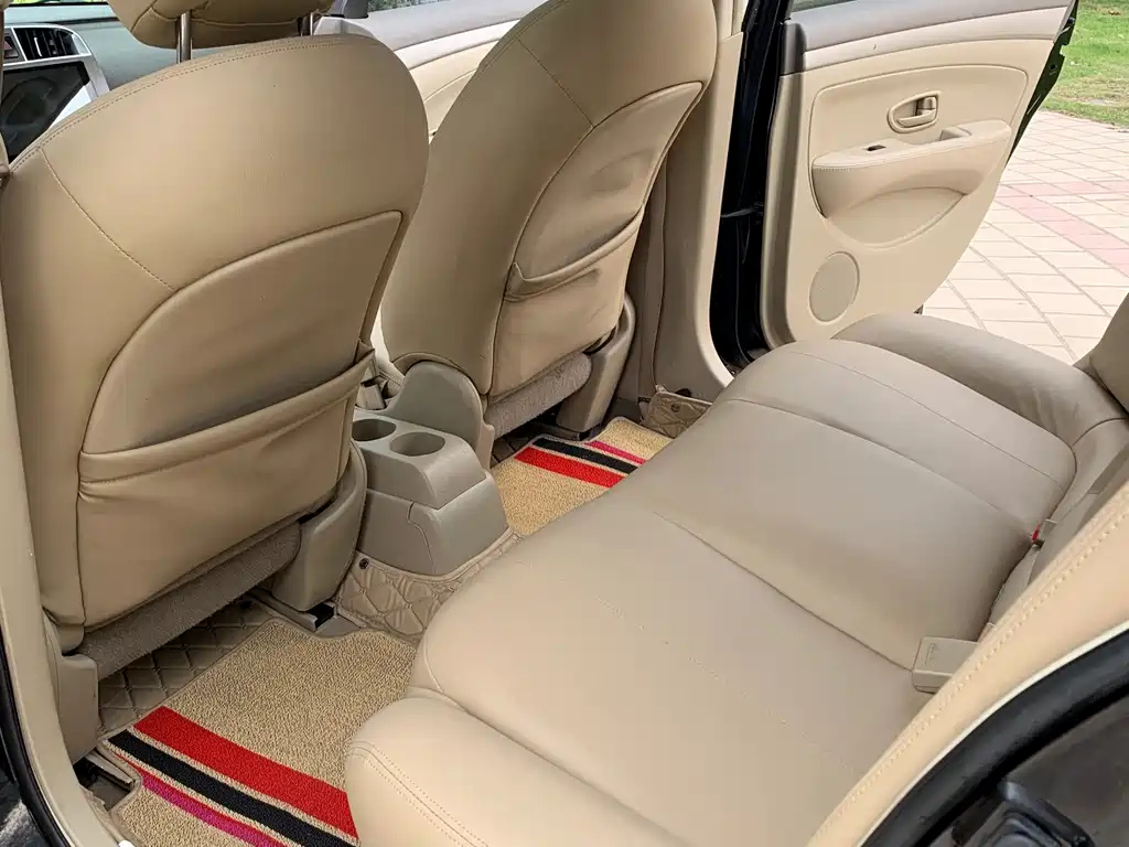NISSAN SYLPHY 2017
