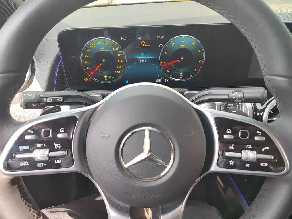 MERCEDES BENZ GLB 2023