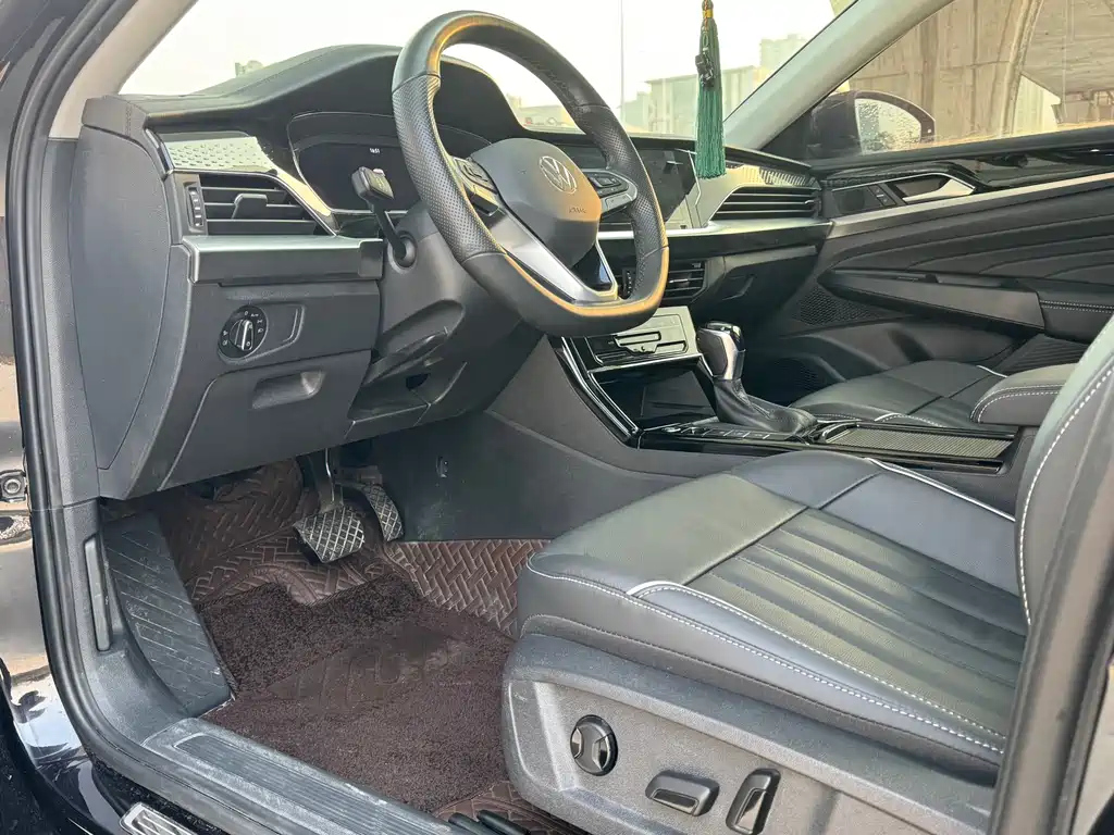 VOLKSWAGEN PASSAT 2022